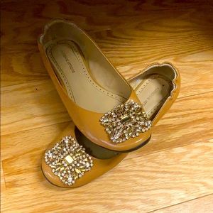 Size 7 Adrienne Vittadini Tan Flat